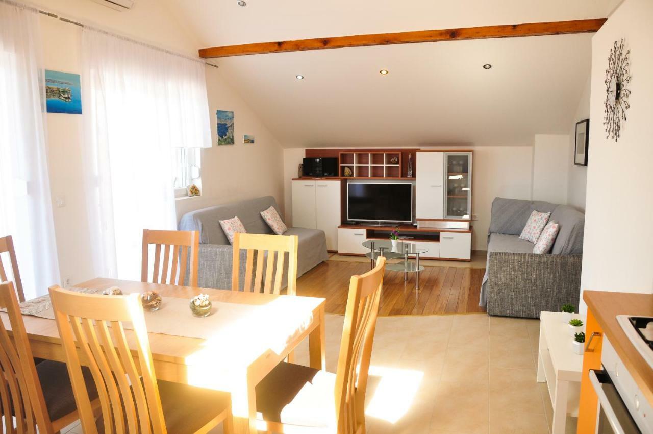 Rustic Apartment Mariva Ljubač Eksteriør bilde